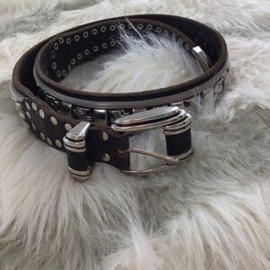 Vintage black leather belt with metal accents - Size Medium